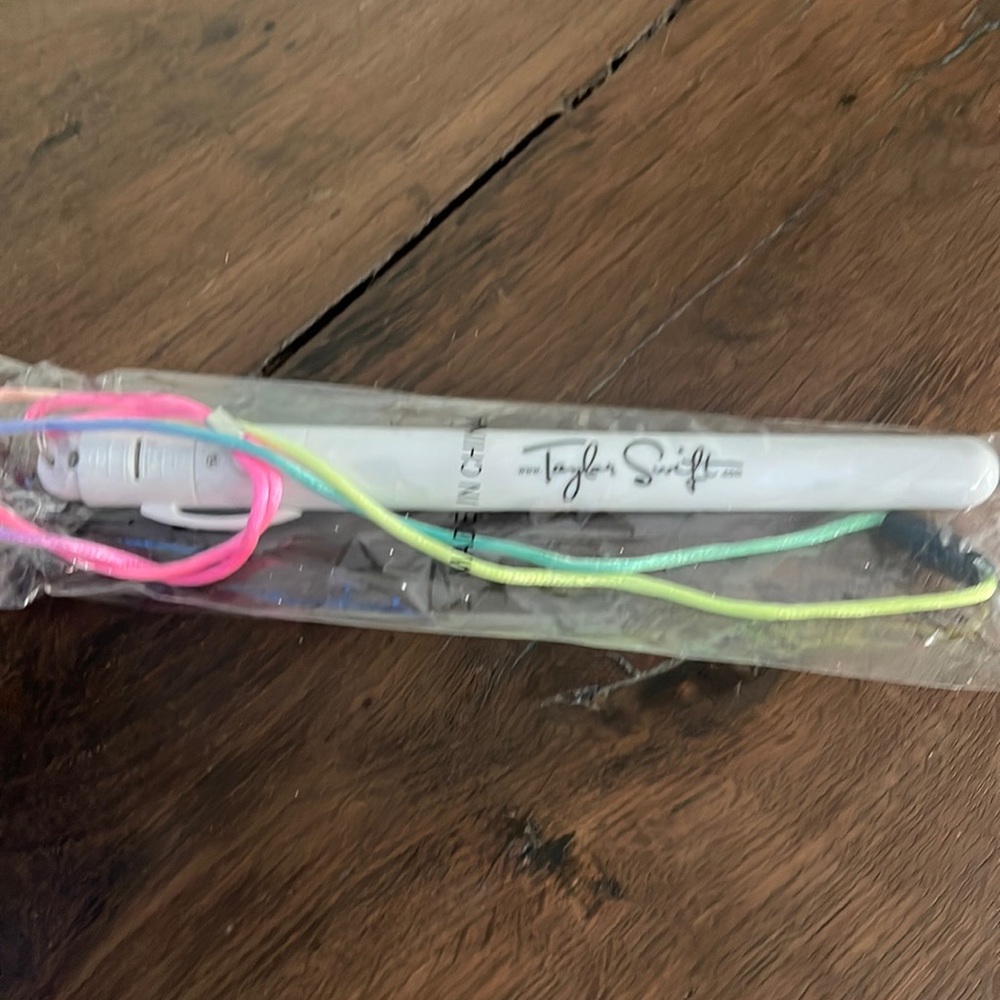 Light up Taylor Swift tour necklace stick official and in package